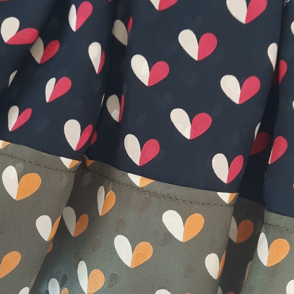 Louis Vuitton  multicolor  silk skirt.  Never be wear  it . New - Picture 6 of 7